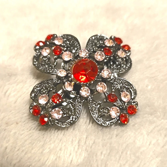 Jewelry - #473 Vintage flower brooch